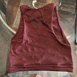Maroon sports bra/top